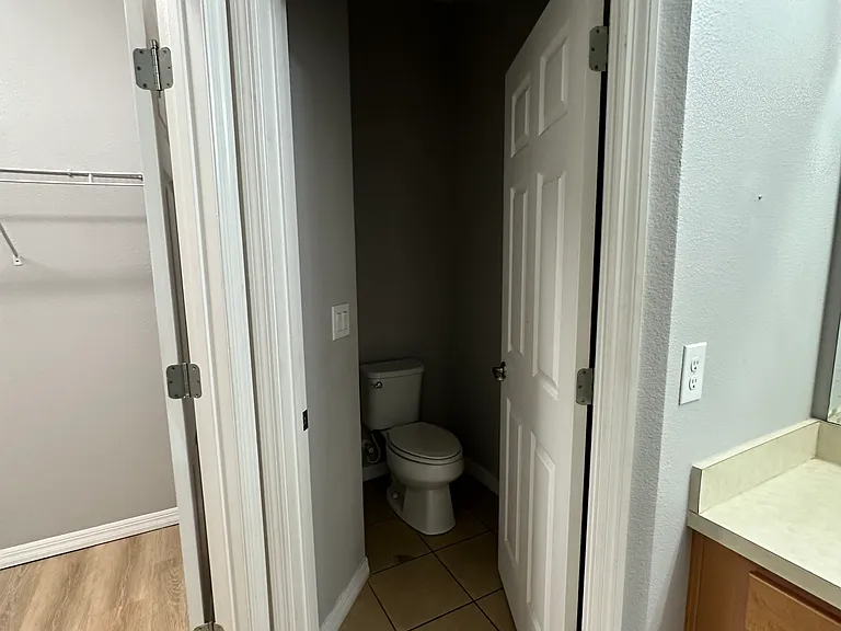 3008 Madelia Ln — Photo 35