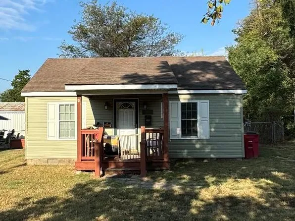 303 Lillian Dr, Sikeston, MO 63801