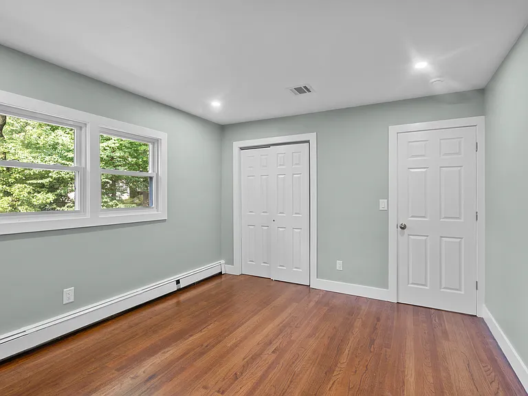 615 Sketch Pl S — Photo 8