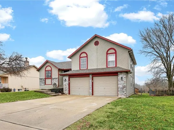 2304 Valley Vw W, Pleasant Hill, MO 64080