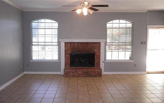 5th image of 3203 Essex Dr