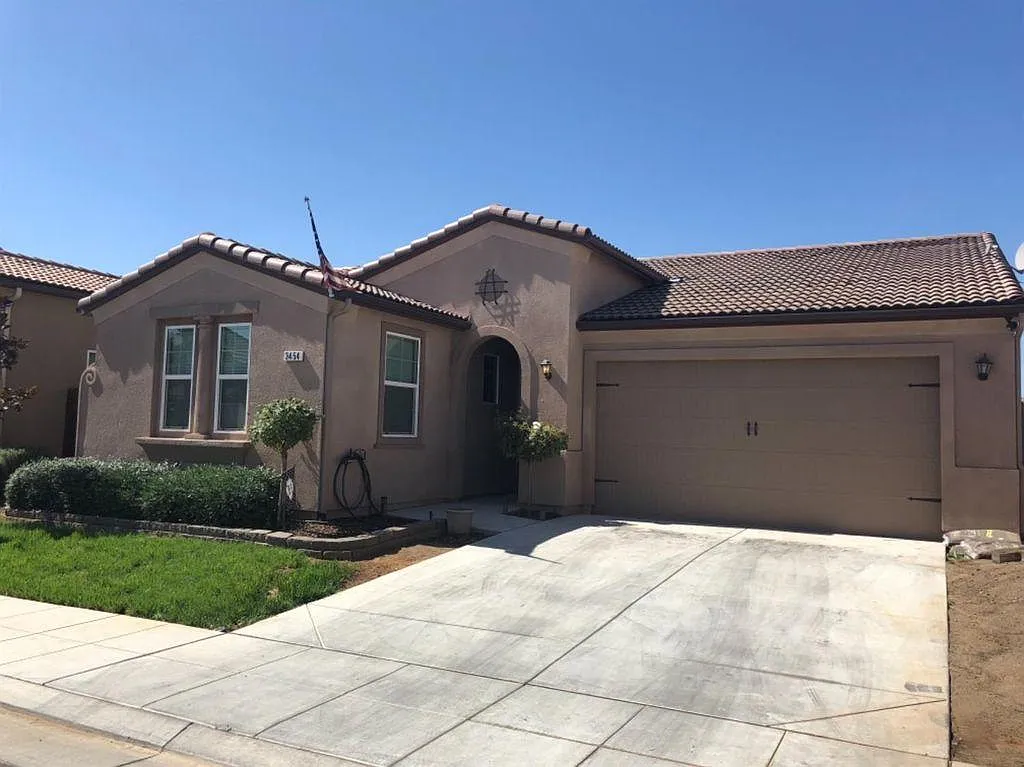 3 bed, 1580 sqft, $2,400 — Photo 2