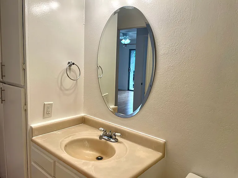 18530 Hatteras St #114 — Photo 8