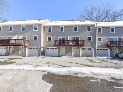 65 Glastonbury Drive, Nashua, NH, 03063