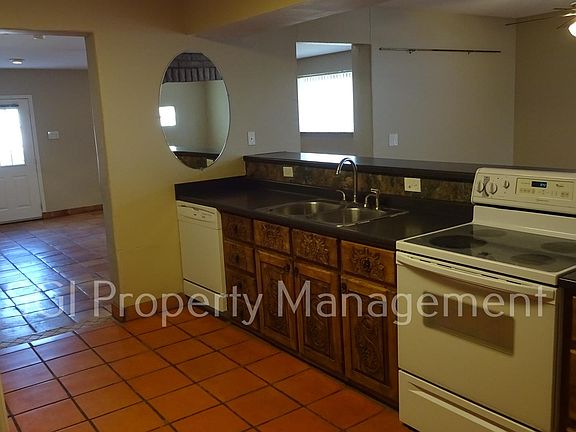 2nd image of 4619 E Hannibal St