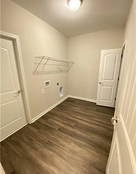 60 Ainsdale Dr — Photo 4