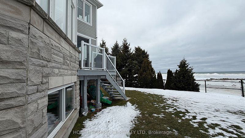 Wasaga Beach House for rent - 5 Bedrooms — photo 28