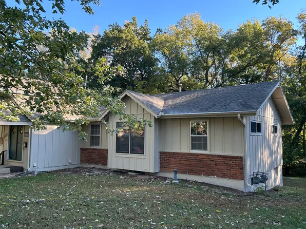 7775 England St, Overland Park, KS 66214