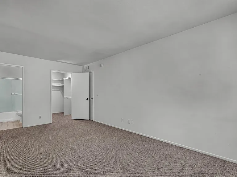 2415 Federal Ave #2419 — Photo 14