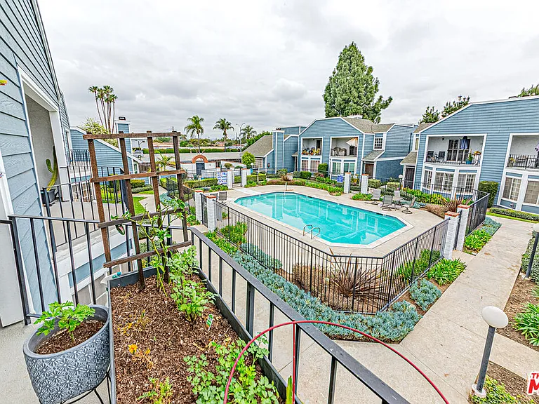 14742 Pioneer Blvd — Photo 29