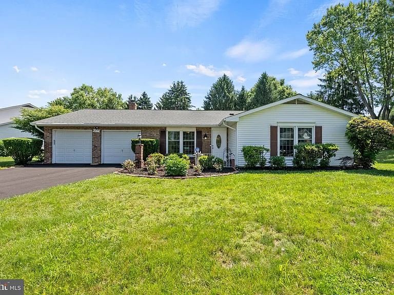 4650 Palomino Ct — Photo 1