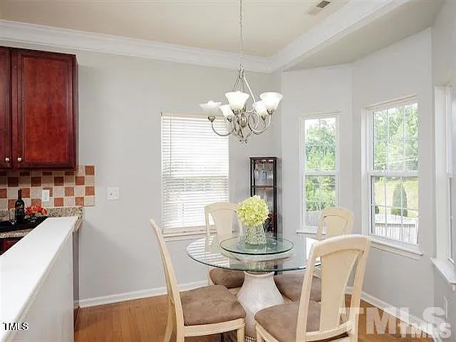 613 Hanson Rd — Photo 6