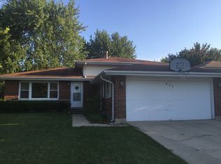 933 E Bradley Ct, Palatine, IL 60074
