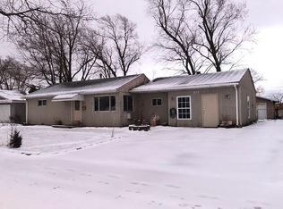 301 W Winthrop Ave, Addison, IL 60101