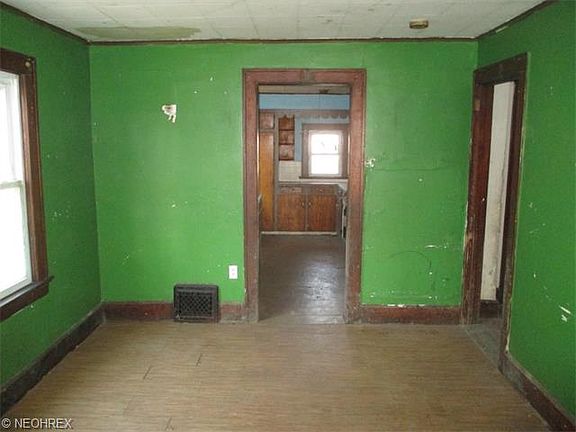 4th image of 277 Cleveland Ct