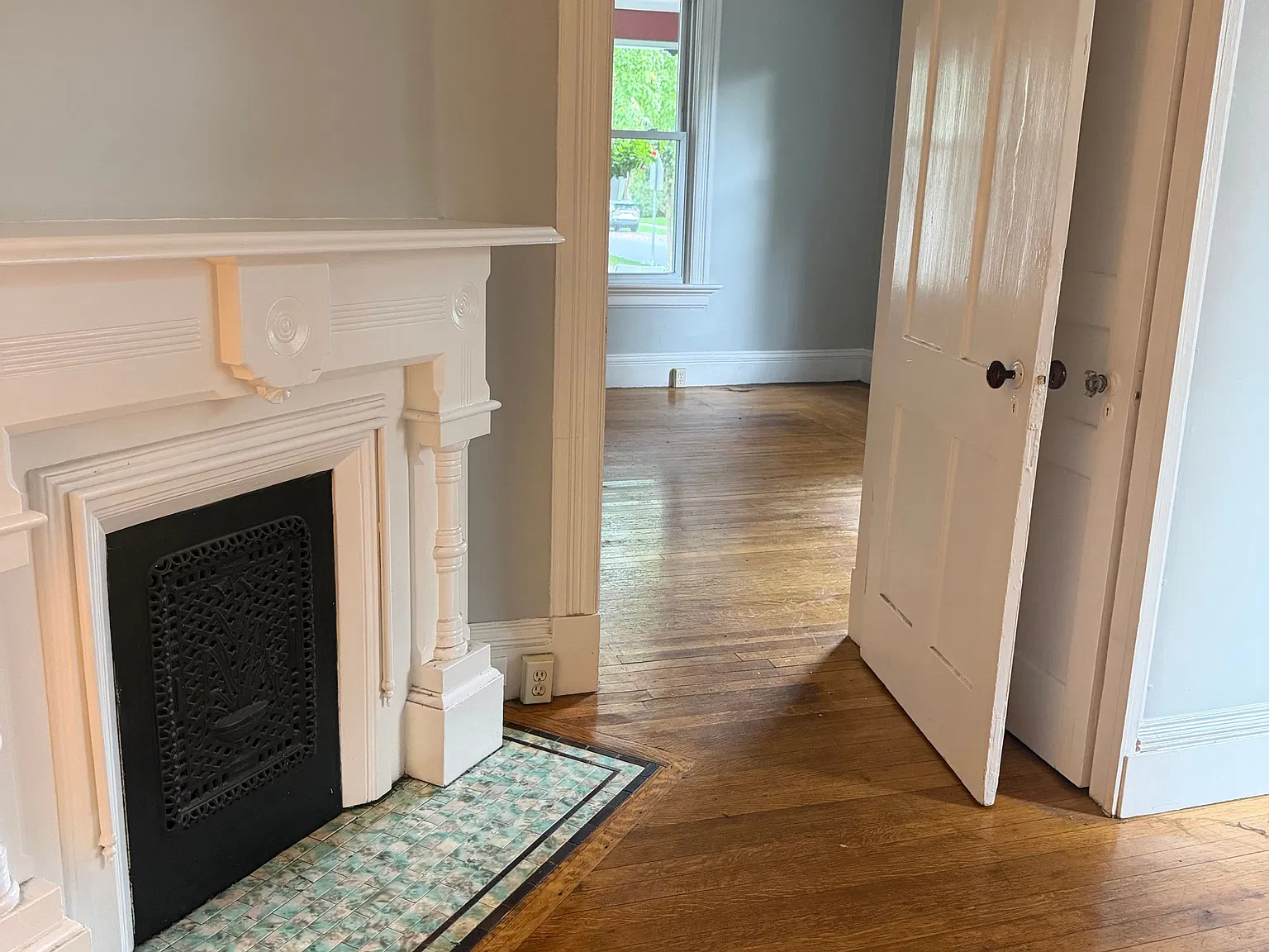 One Bedroom One Bath in East Side Neighborhood Saratoga Springs — Photo 2