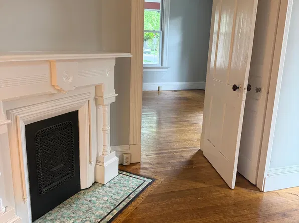 One Bedroom One Bath in East Side Neighborhood Saratoga Springs, (undisclosed Address), Saratoga Springs, NY 12866