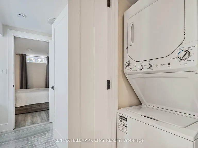 12 Tower Ct #LOWER — Photo 14
