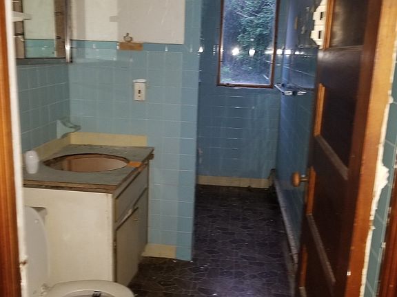 4th image of 3017 S Salina St