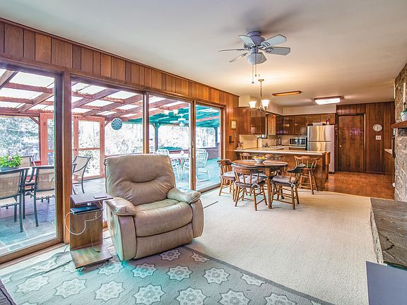 4th image of 30 Bay View Dr