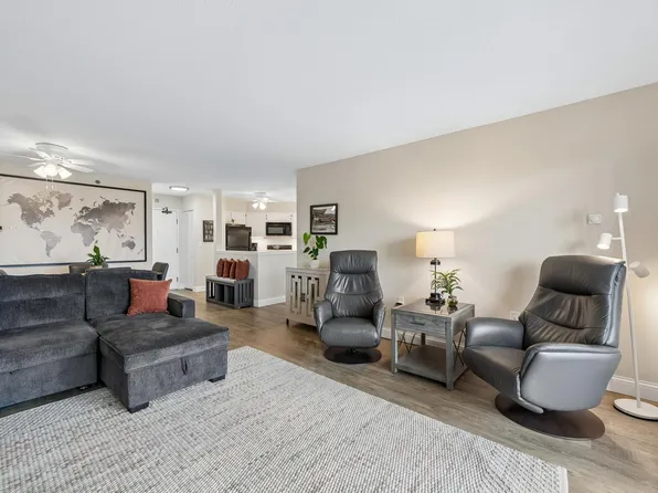 6500 Woodlake Dr APT 710, Richfield, MN 55423