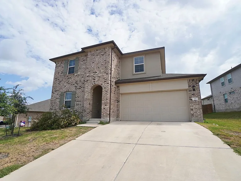 115 Bethpage Dr — Photo 4