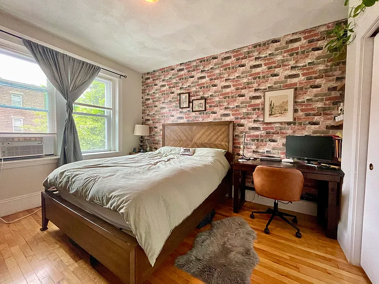 164 Strathmore Rd #12 — Photo 9