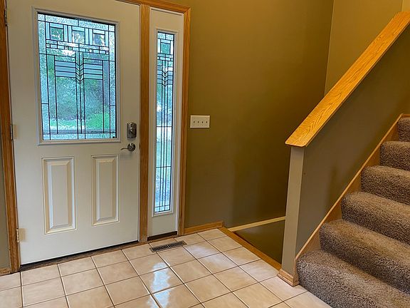 5th image of 8550 Rosewood Ct N