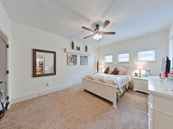 4th image of 1023 SW 6th Ave #102