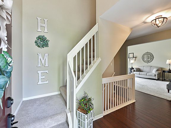 4th image of 889 Knollwood Cir