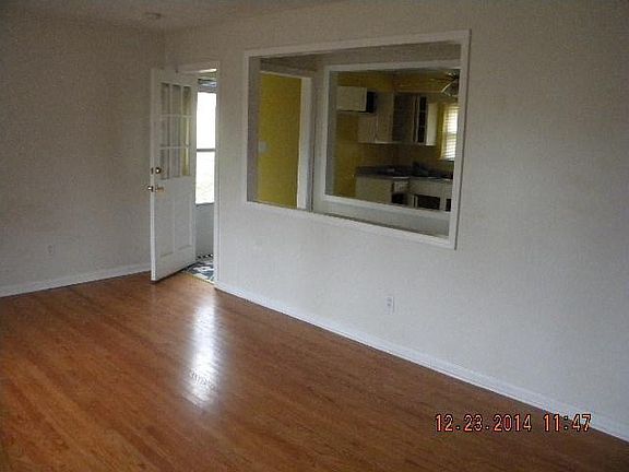 4th image of 1420 6 1/2 St SE
