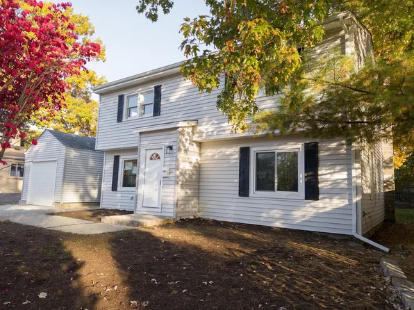 217 Lewis Ave, Wauconda, IL 60084