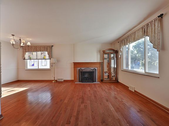 5th image of 96 Orchard Dr