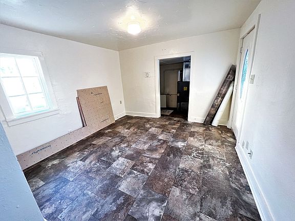 2nd image of 709 S Sanborn Blvd #8