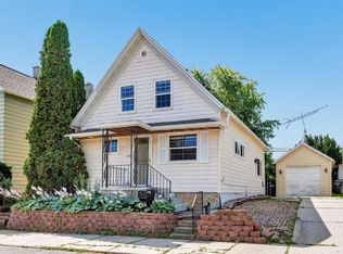 1533 Martin Ave, Sheboygan, WI 53083