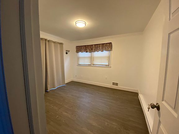 5th image of 59 Ionia Ave Floor 1