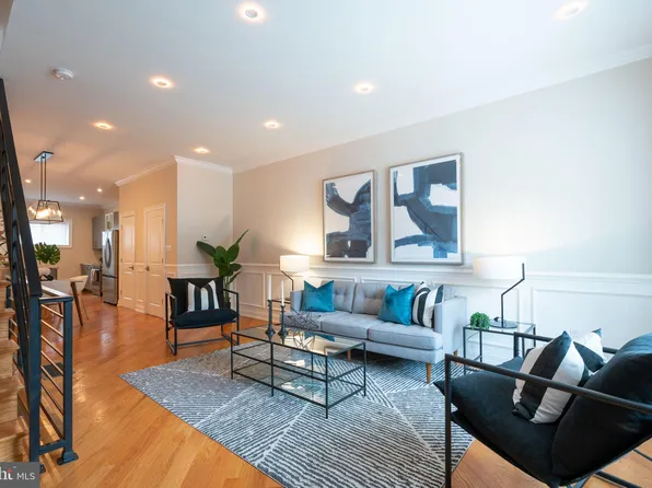 1737 Christian St, Philadelphia, PA 19146