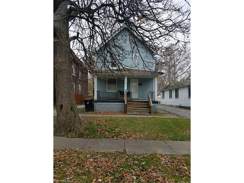 14700 Alder Ave photo 1