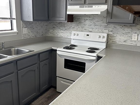 2nd image of 2625 E Uintah St APT C