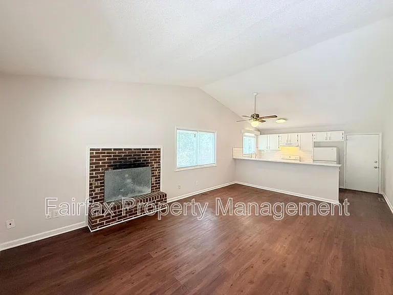 475 Cedar Lake Rd #A — Photo 2