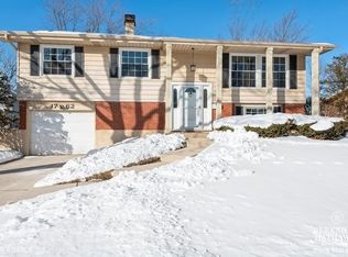 1762 Glen Lake Rd, Hoffman Estates, IL 60169