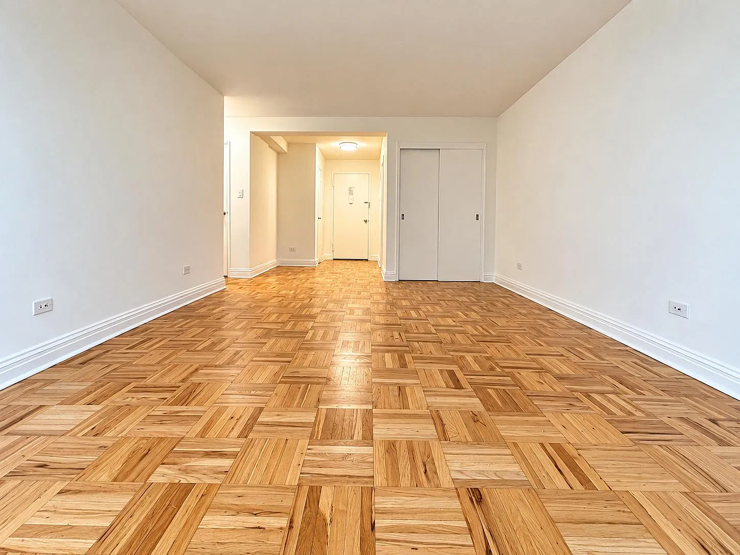 151 West 16th Street — Photo 4