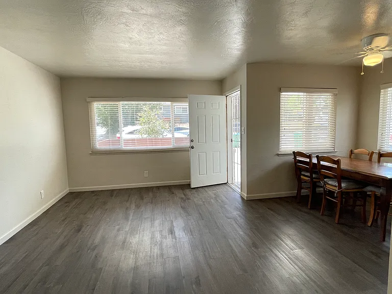 1450 Hillside Dr #1 — Photo 4