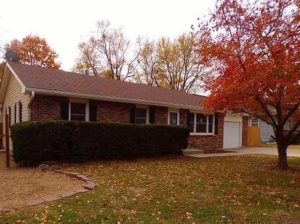 408 Shamrock Dr, Marshall, MO 65340