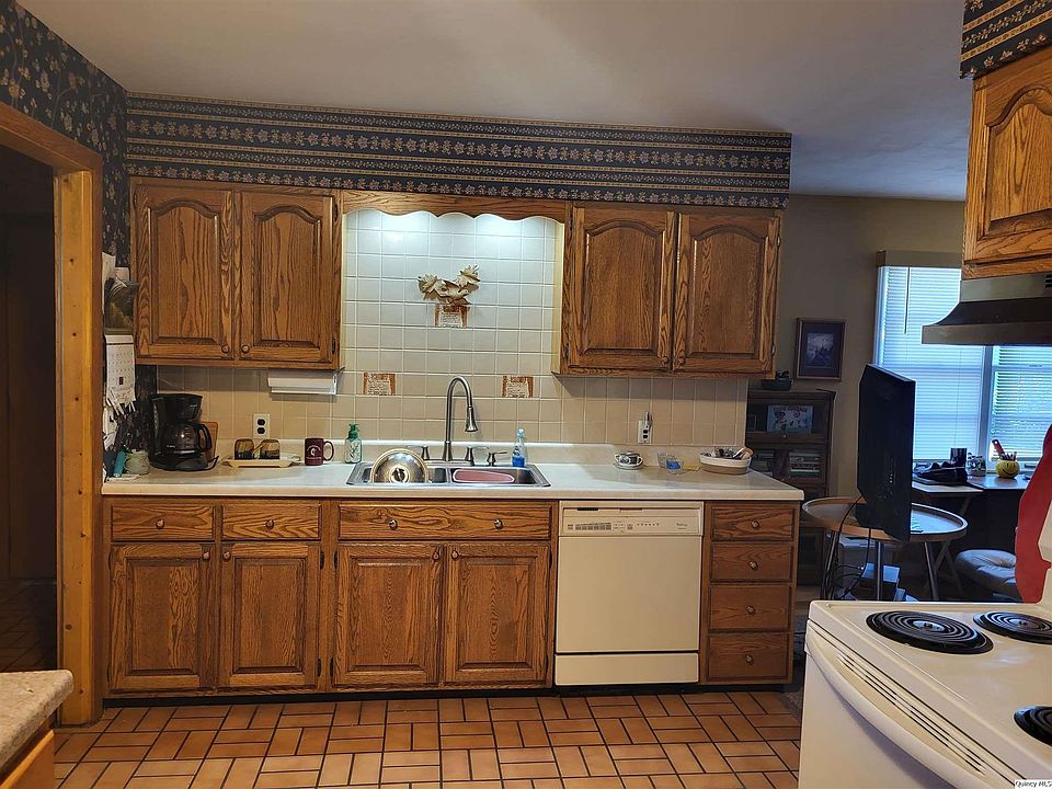 5211 Wyaconda St, Hannibal, MO 63401 Zillow