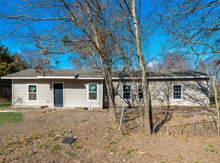 958 Honeysuckle Trl, Midlothian, TX 76065