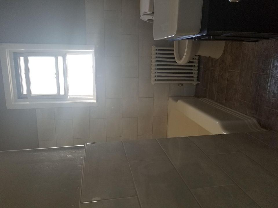 2nd image of 400 Fairview Ave