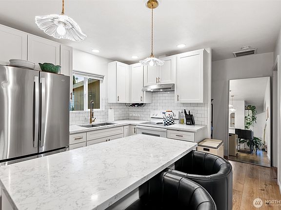 5th image of 721 N 88th Street