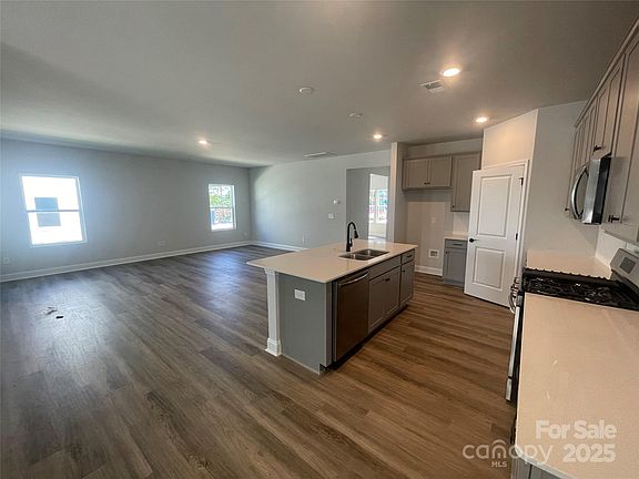 5th image of 4041 Grommet Ct