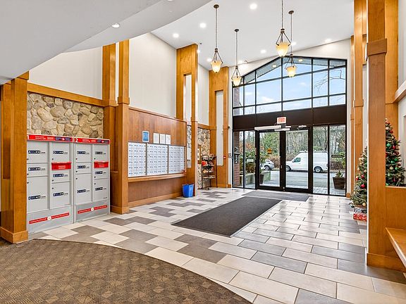 3rd image of 100 Capilano Rd